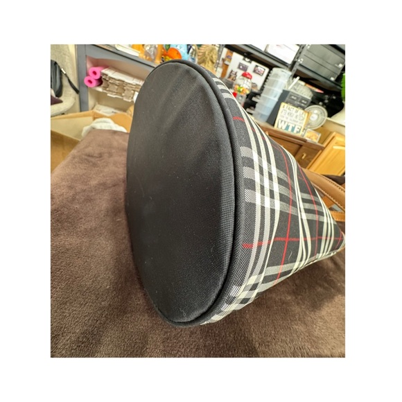 Burberrys Vintage Black limited Bucket bag EUC - Picture 6 of 10